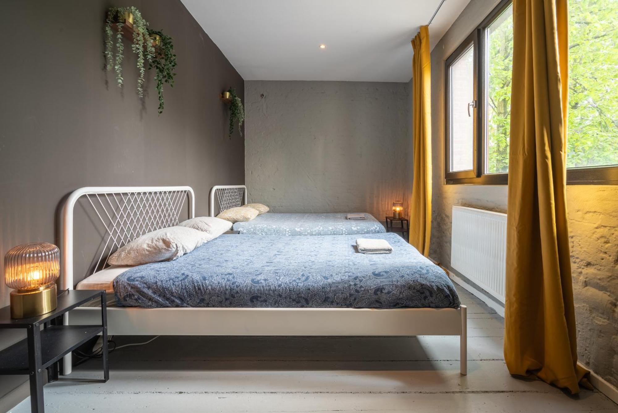 Charming Two-Bedroom River Side Apartment Amberes Exterior foto